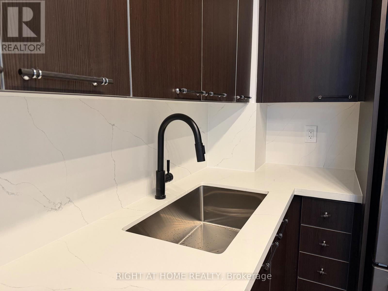 522 - 10 Park Lawn Road, Toronto, Ontario  M8V 0H9 - Photo 11 - W12641790