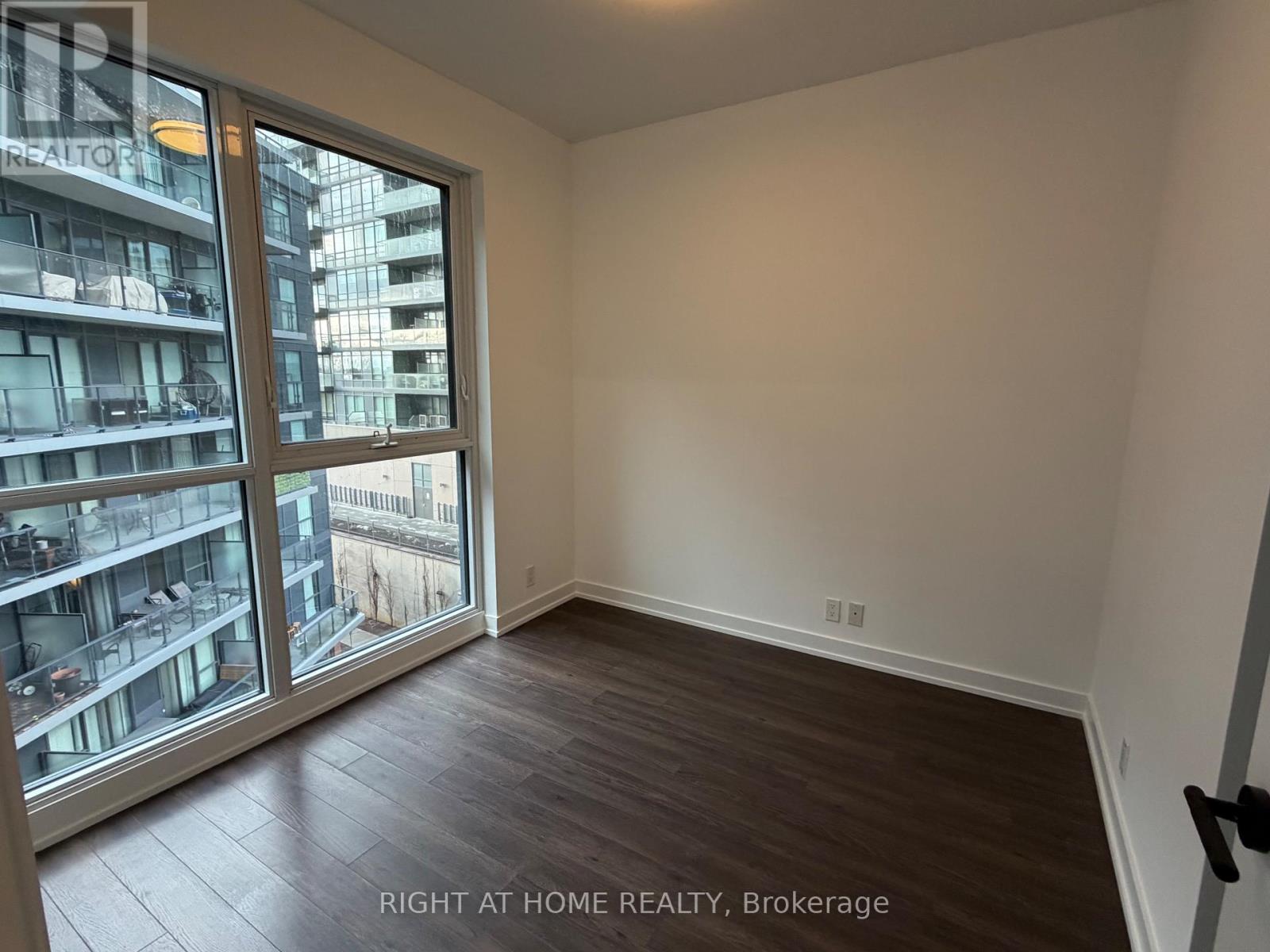 522 - 10 Park Lawn Road, Toronto, Ontario  M8V 0H9 - Photo 14 - W12641790