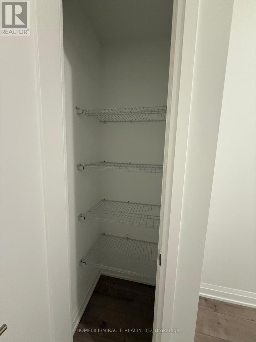 412 Silver Maple Road, Oakville, Ontario  L6H 7X8 - Photo 16 - W12644796