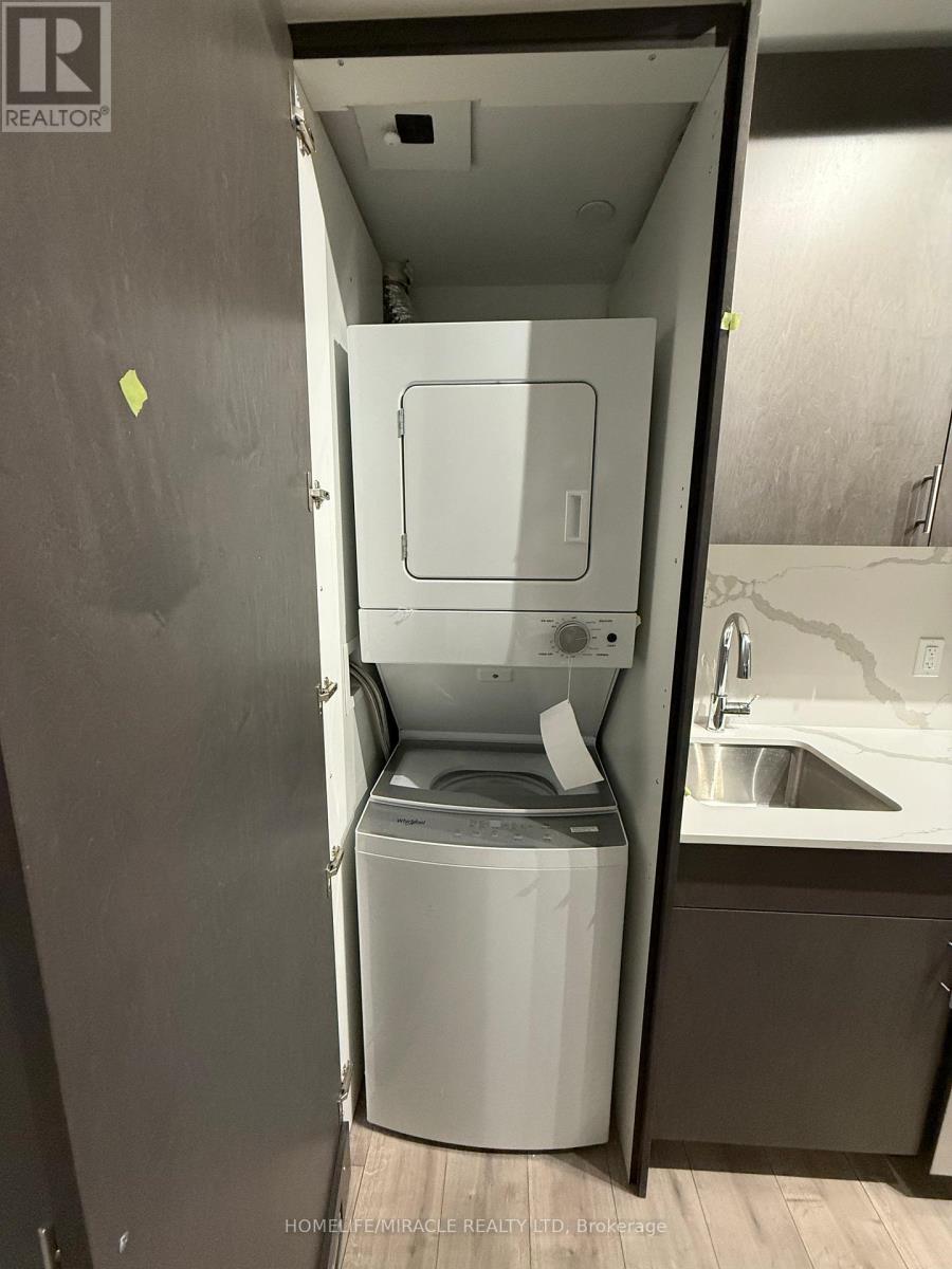 412 Silver Maple Road, Oakville, Ontario  L6H 7X8 - Photo 17 - W12644796