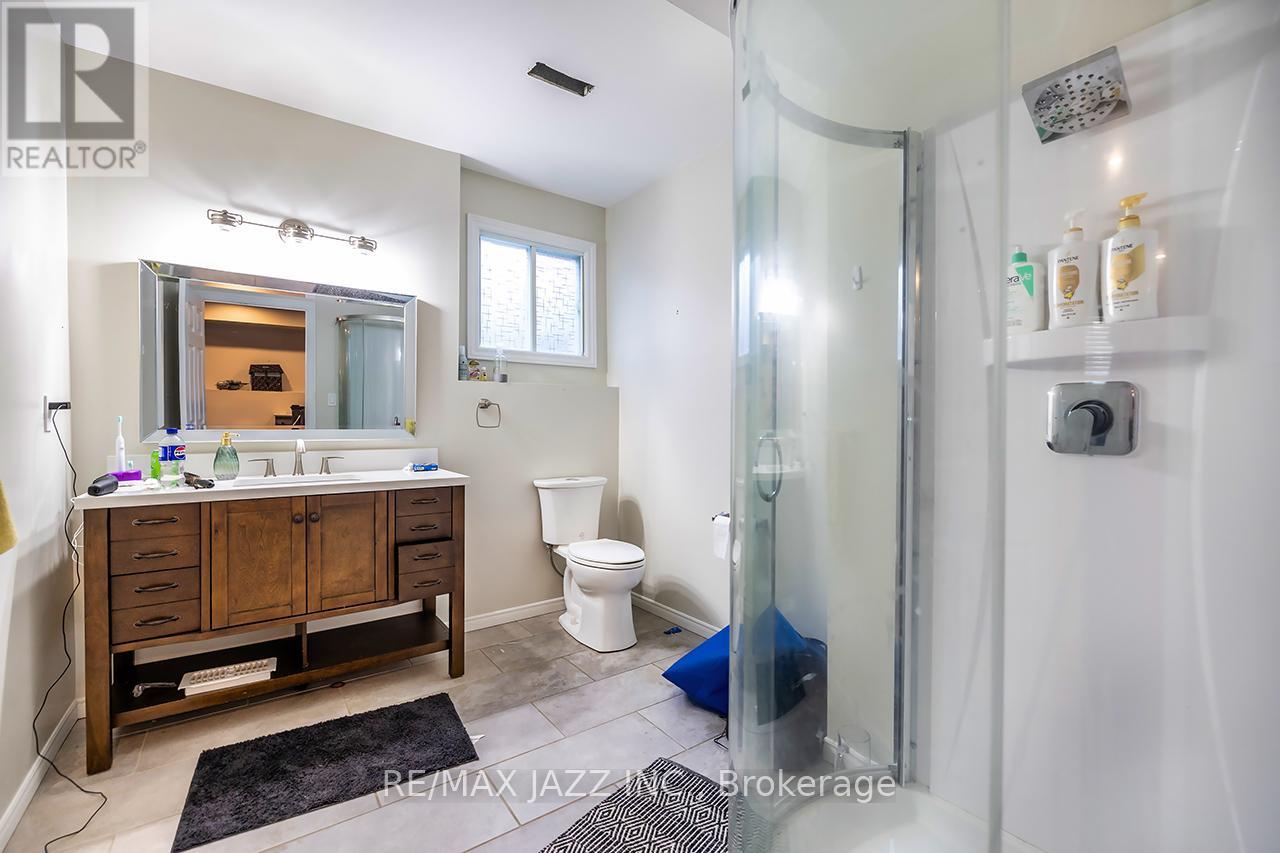 3 Devondale Street, Clarington, Ontario  L1E 1S2 - Photo 11 - E12648052