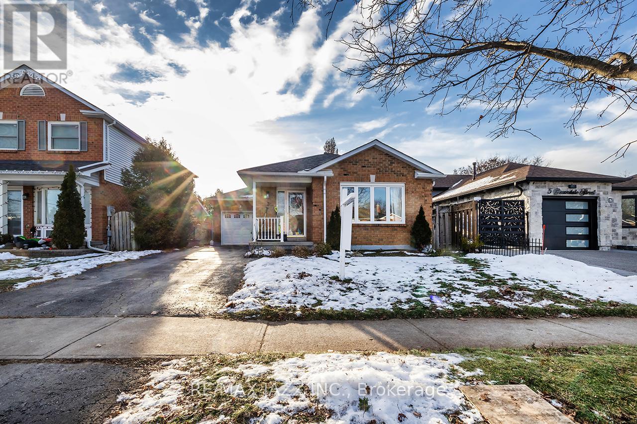 3 Devondale Street, Clarington, Ontario  L1E 1S2 - Photo 2 - E12648052