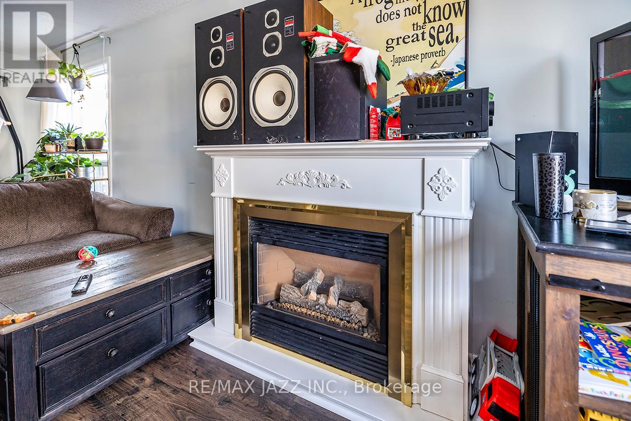 3 Devondale Street, Clarington, Ontario  L1E 1S2 - Photo 8 - E12648052