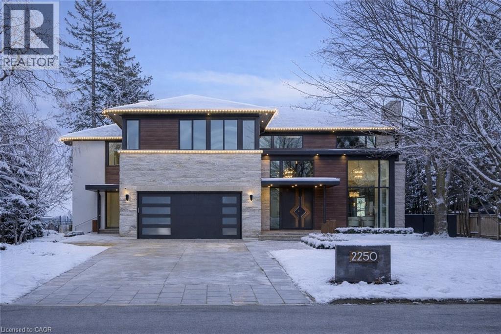 2250 CHANCERY Lane W, Oakville, Ontario