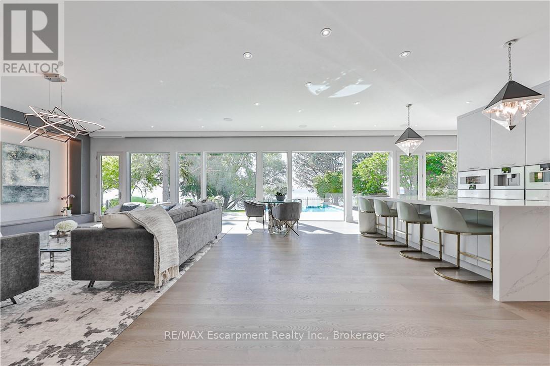 2250 Chancery Lane W, Oakville, Ontario  L6J 6A3 - Photo 16 - W12604934