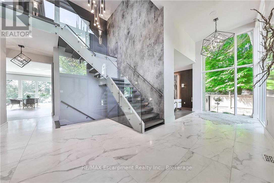 2250 Chancery Lane W, Oakville, Ontario  L6J 6A3 - Photo 10 - W12604934