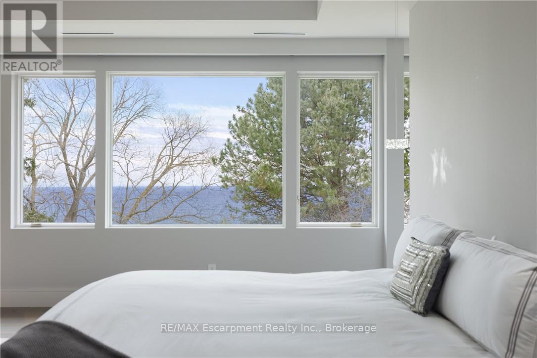 2250 Chancery Lane W, Oakville, Ontario  L6J 6A3 - Photo 26 - W12604934