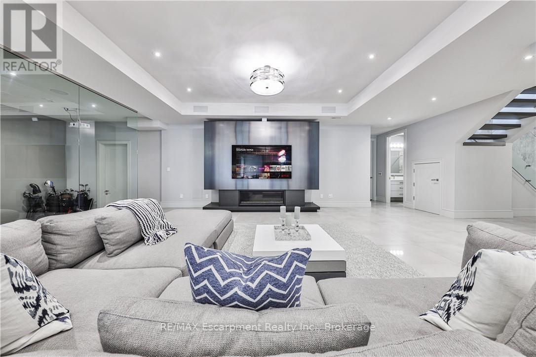 2250 Chancery Lane W, Oakville, Ontario  L6J 6A3 - Photo 41 - W12604934