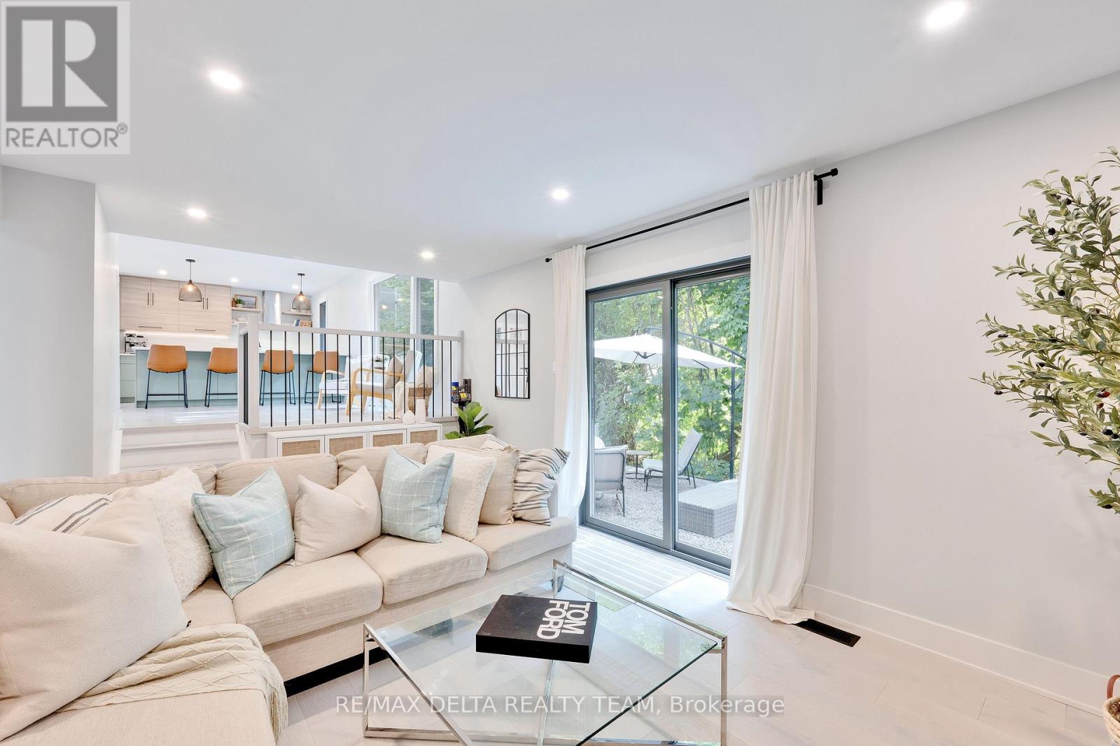 2556 Gravelle Crescent, Ottawa, Ontario  K1B 3A3 - Photo 14 - X12648028