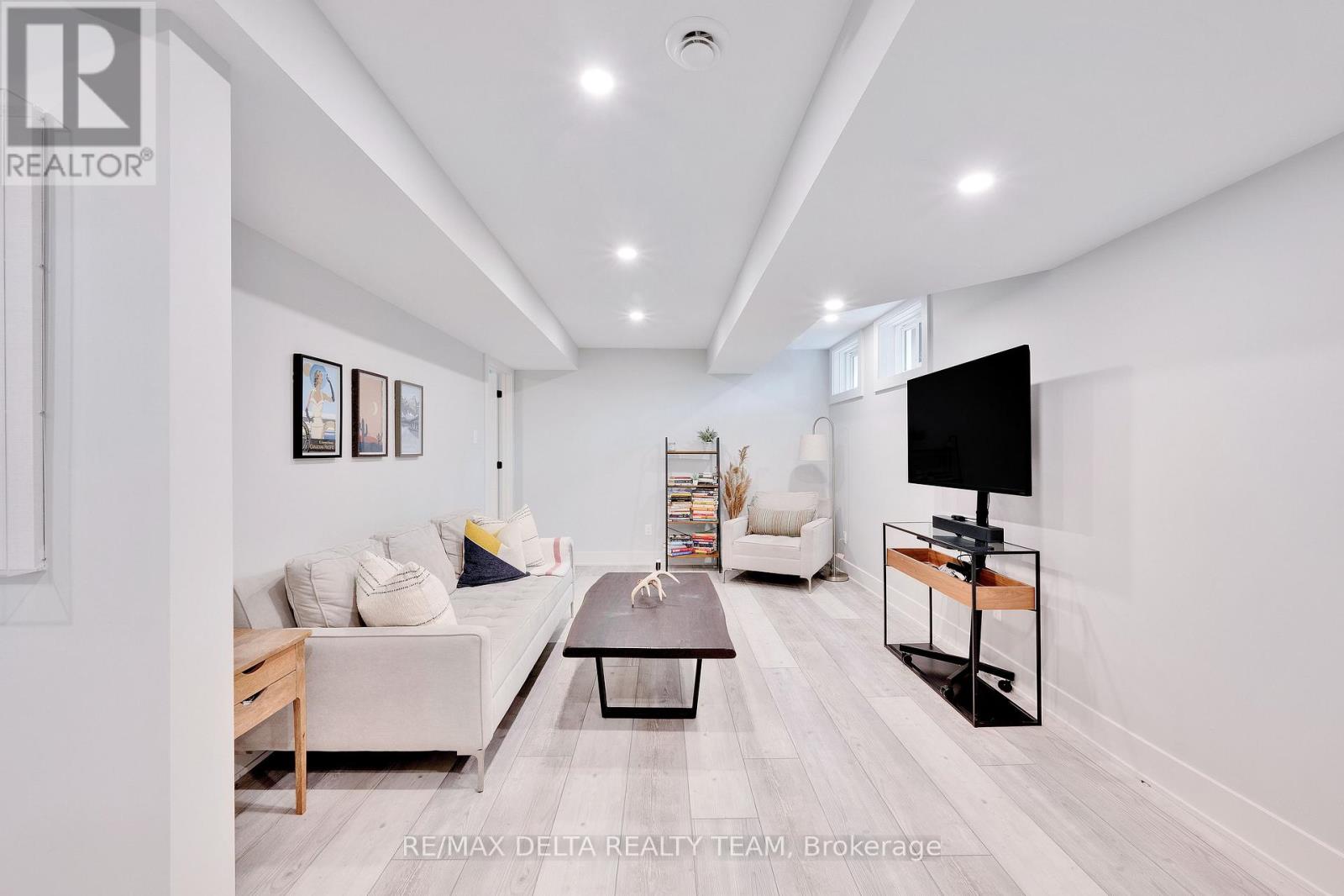 2556 Gravelle Crescent, Ottawa, Ontario  K1B 3A3 - Photo 31 - X12648028