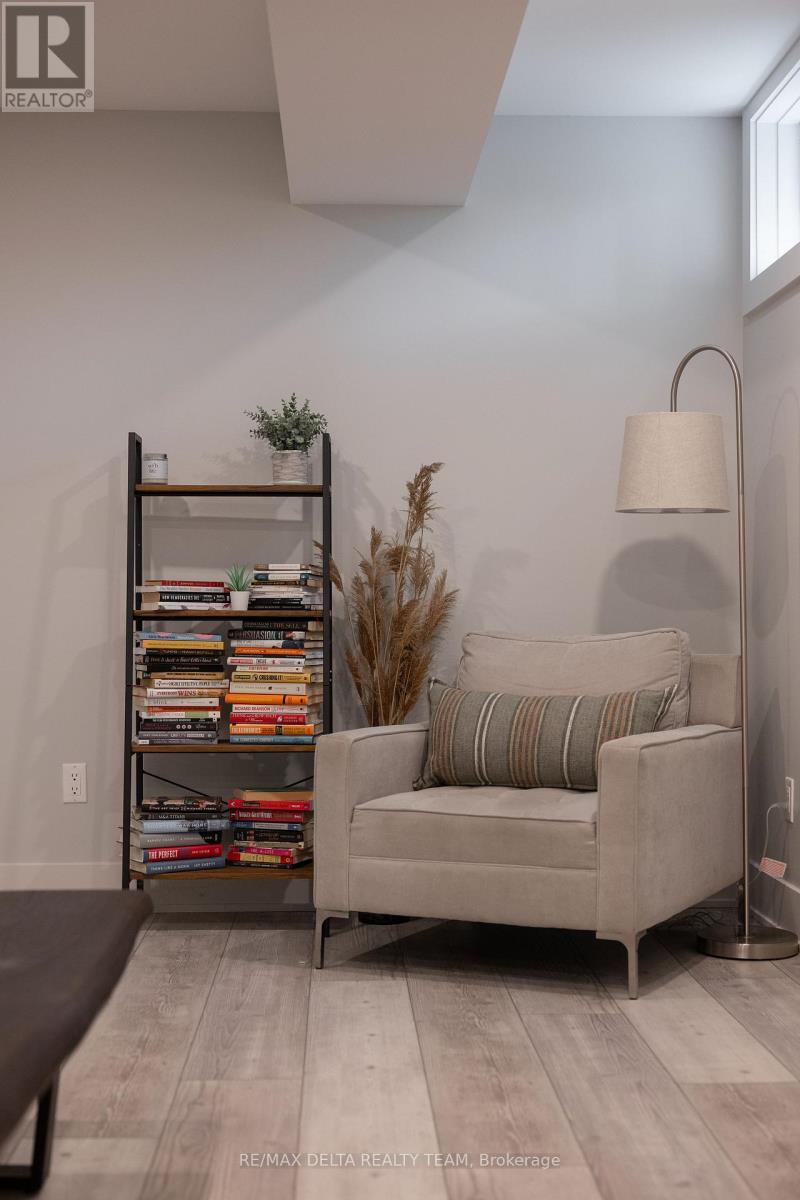 2556 Gravelle Crescent, Ottawa, Ontario  K1B 3A3 - Photo 44 - X12648028