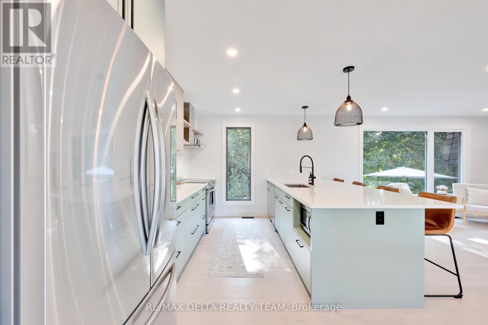 2556 Gravelle Crescent, Ottawa, Ontario  K1B 3A3 - Photo 6 - X12648028