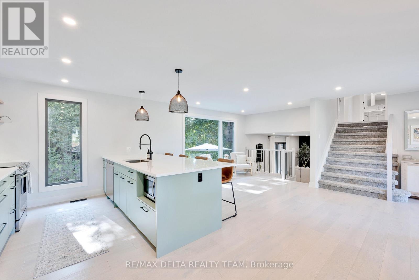 2556 Gravelle Crescent, Ottawa, Ontario  K1B 3A3 - Photo 7 - X12648028