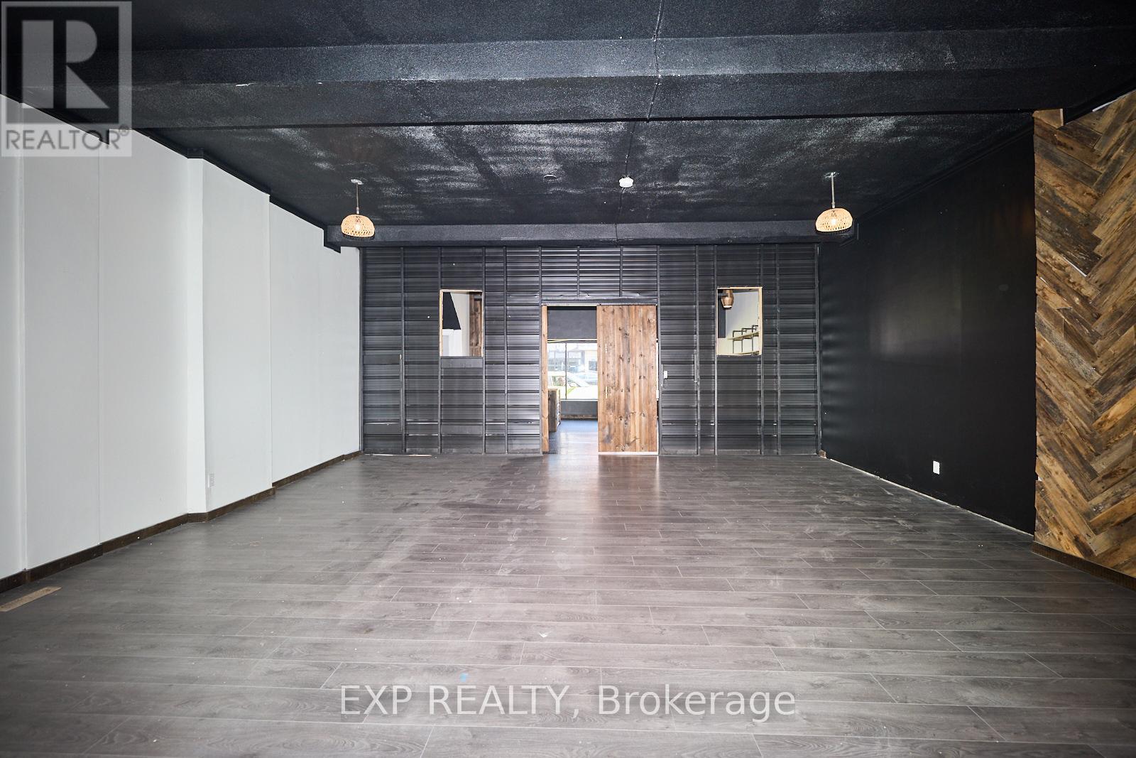 4660 Queen Street, Niagara Falls, Ontario  L2E 2L8 - Photo 11 - X12648072