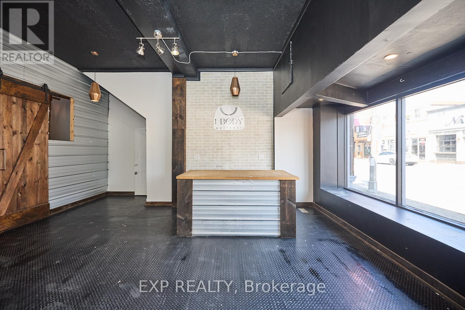 4660 Queen Street, Niagara Falls, Ontario  L2E 2L8 - Photo 5 - X12648072