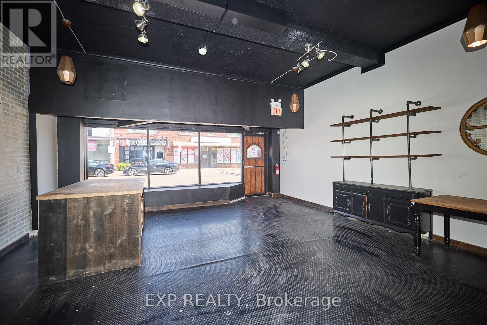 4660 Queen Street, Niagara Falls, Ontario  L2E 2L8 - Photo 7 - X12648072