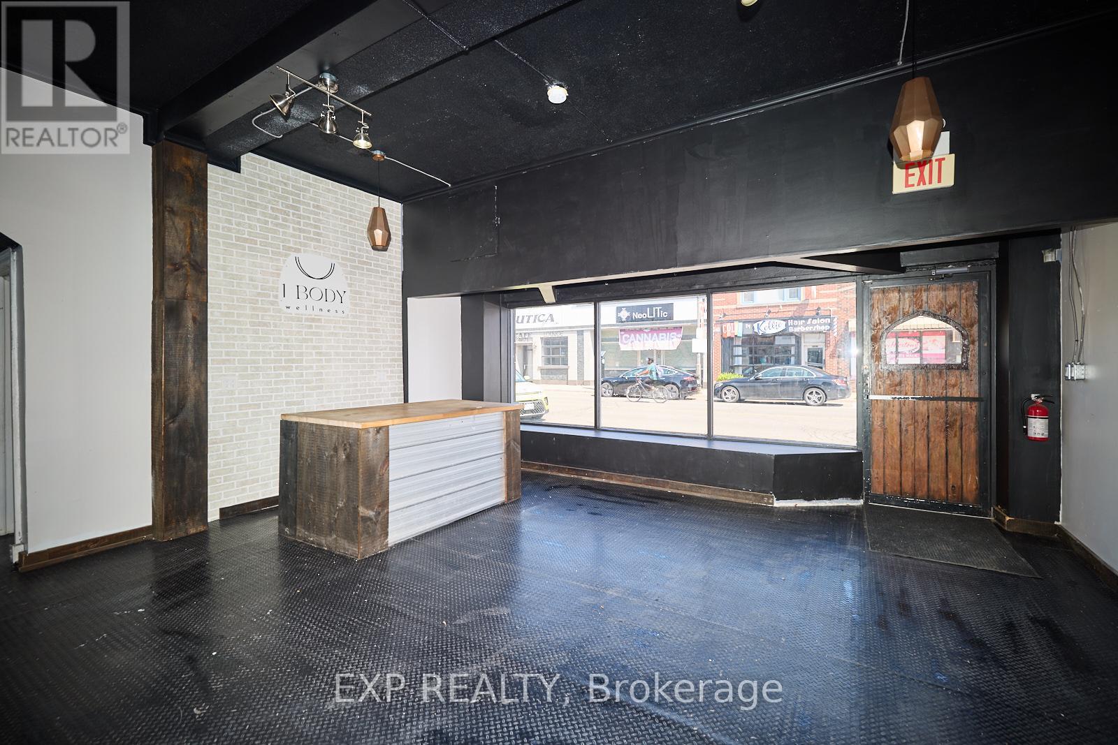 4660 Queen Street, Niagara Falls, Ontario  L2E 2L8 - Photo 8 - X12648072