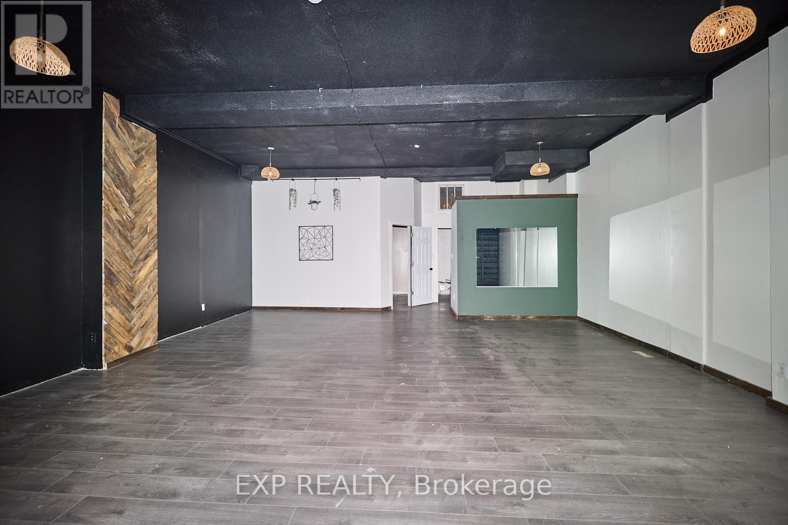 4660 Queen Street, Niagara Falls, Ontario  L2E 2L8 - Photo 9 - X12648072