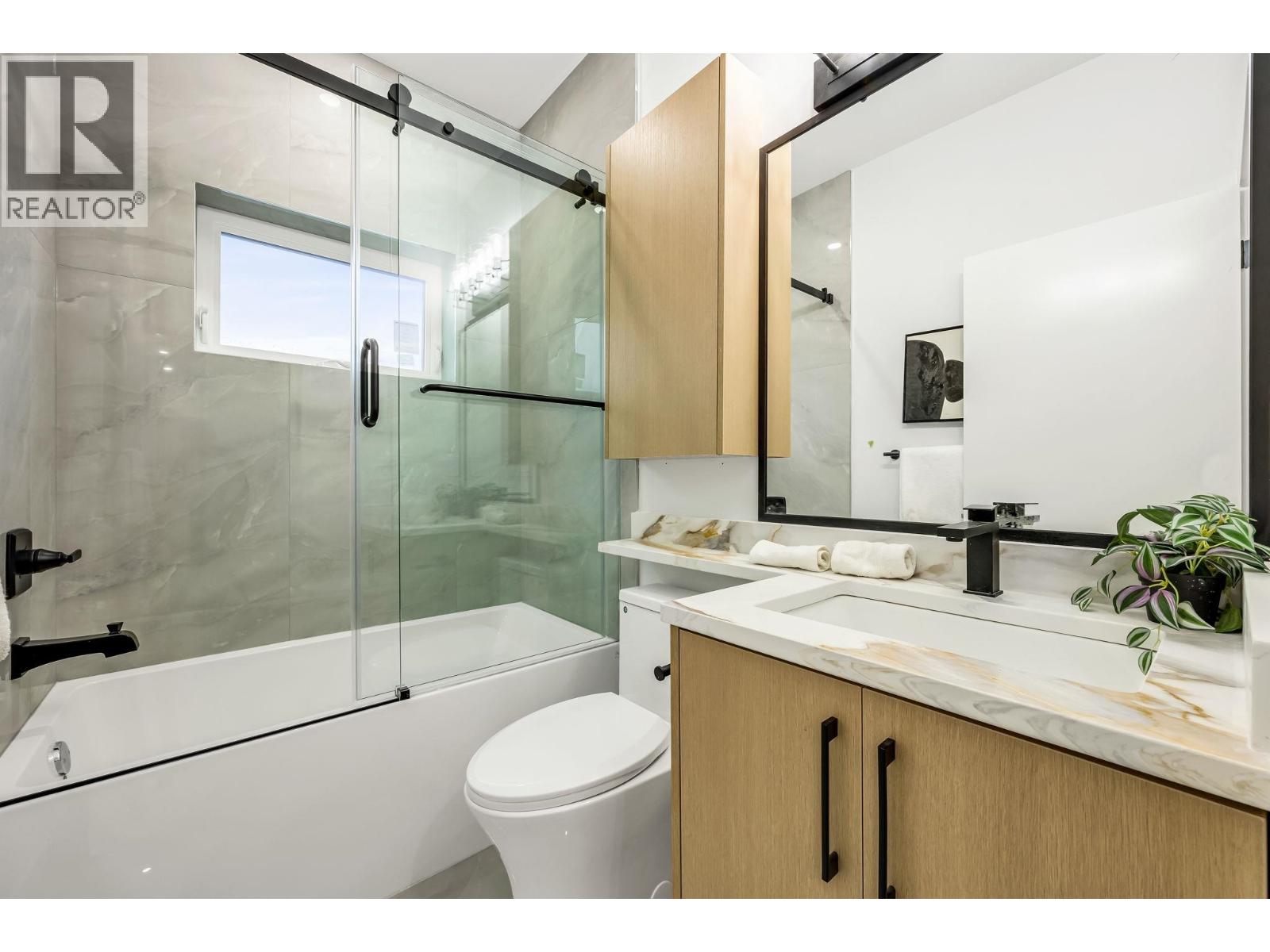 2827 Dundas Street, Vancouver, British Columbia  V5K 1R5 - Photo 14 - R3074786