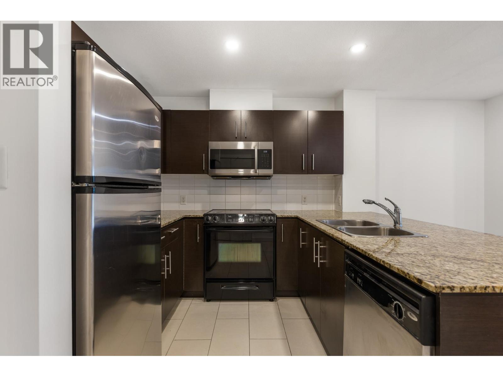 215 11665 Haney Bypass, Maple Ridge, British Columbia  V2X 8W9 - Photo 4 - R3074690