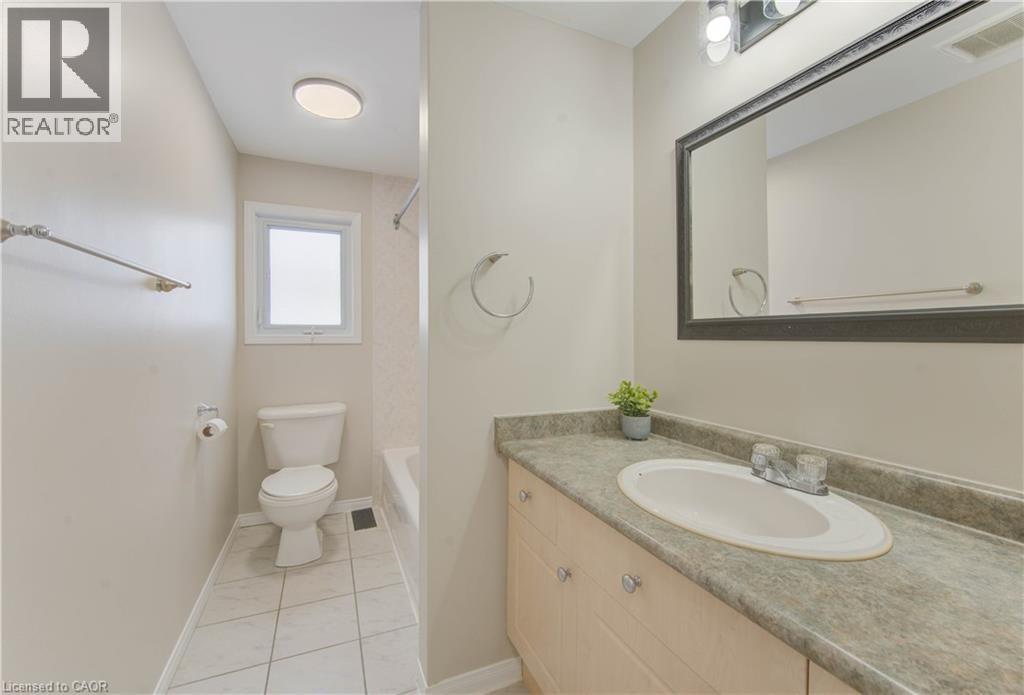 141 Mountain Laurel Crescent, Kitchener, Ontario  N2E 3T9 - Photo 32 - 40794808