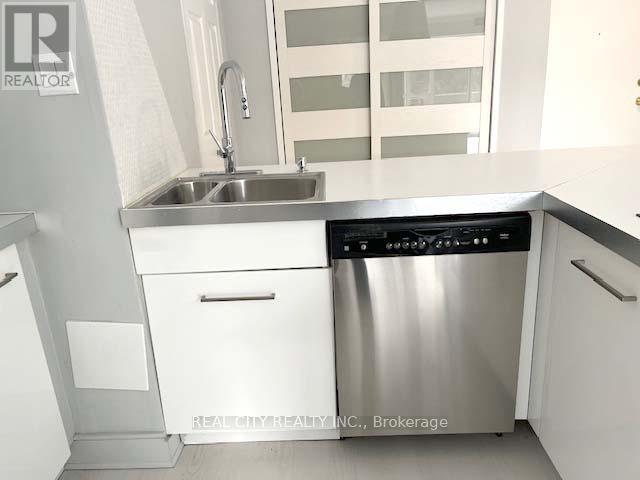 207 - 285 Enfield Place, Mississauga, Ontario  L5B 3Y6 - Photo 10 - W12645520