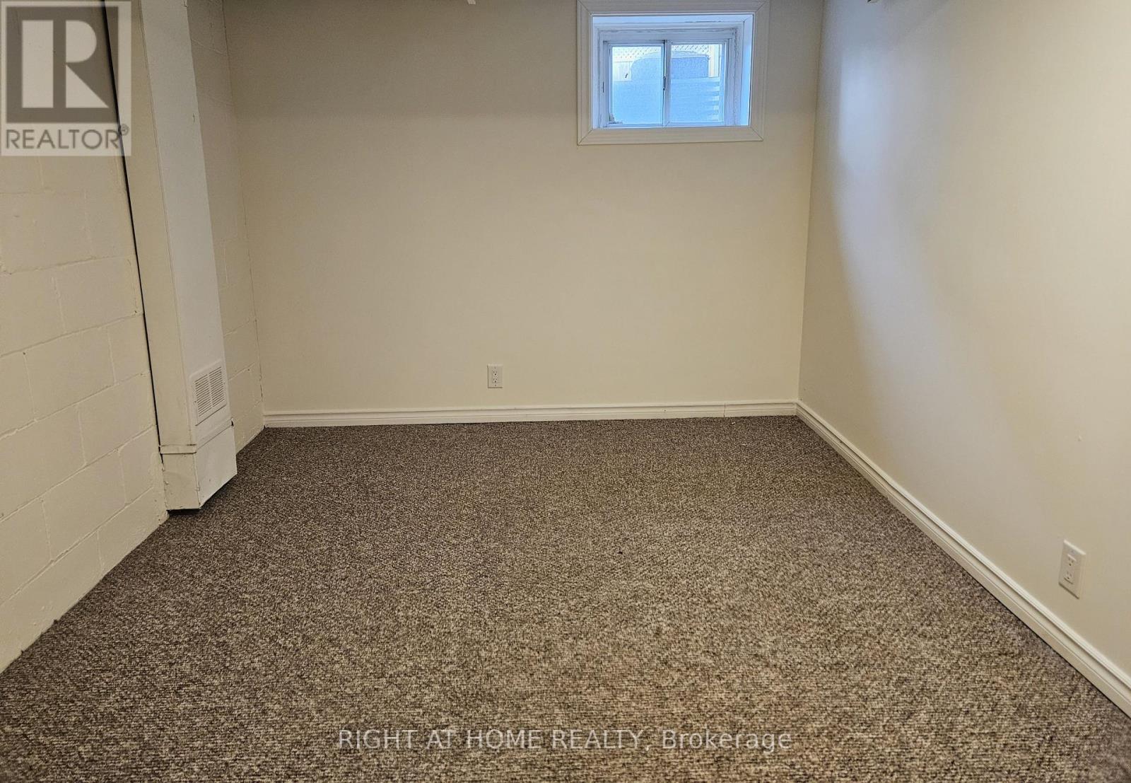 8 Roberta Drive, Toronto, Ontario  M6A 2J5 - Photo 21 - C12641844