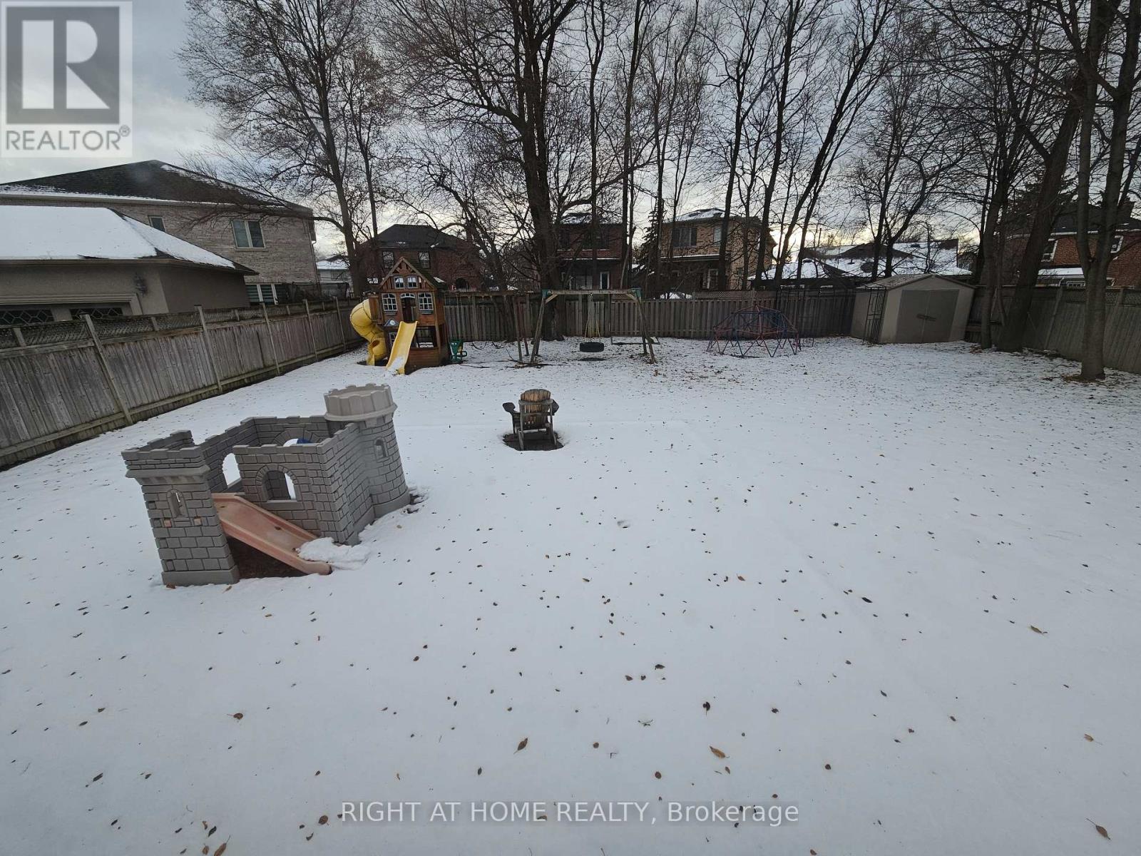 8 Roberta Drive, Toronto, Ontario  M6A 2J5 - Photo 25 - C12641844