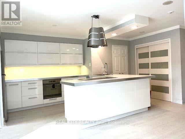 207 - 285 Enfield Place, Mississauga, Ontario  L5B 3Y6 - Photo 8 - W12645520