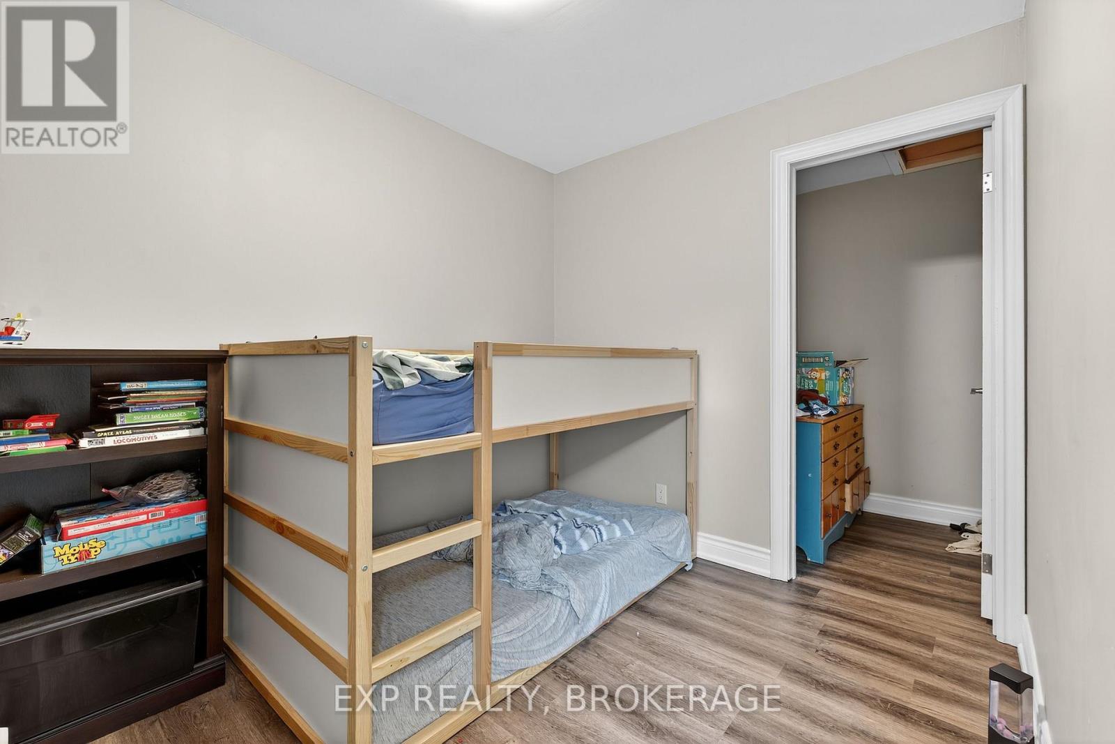 225-227 Victoria Avenue, Gananoque, Ontario  K7G 2S3 - Photo 8 - X12647752