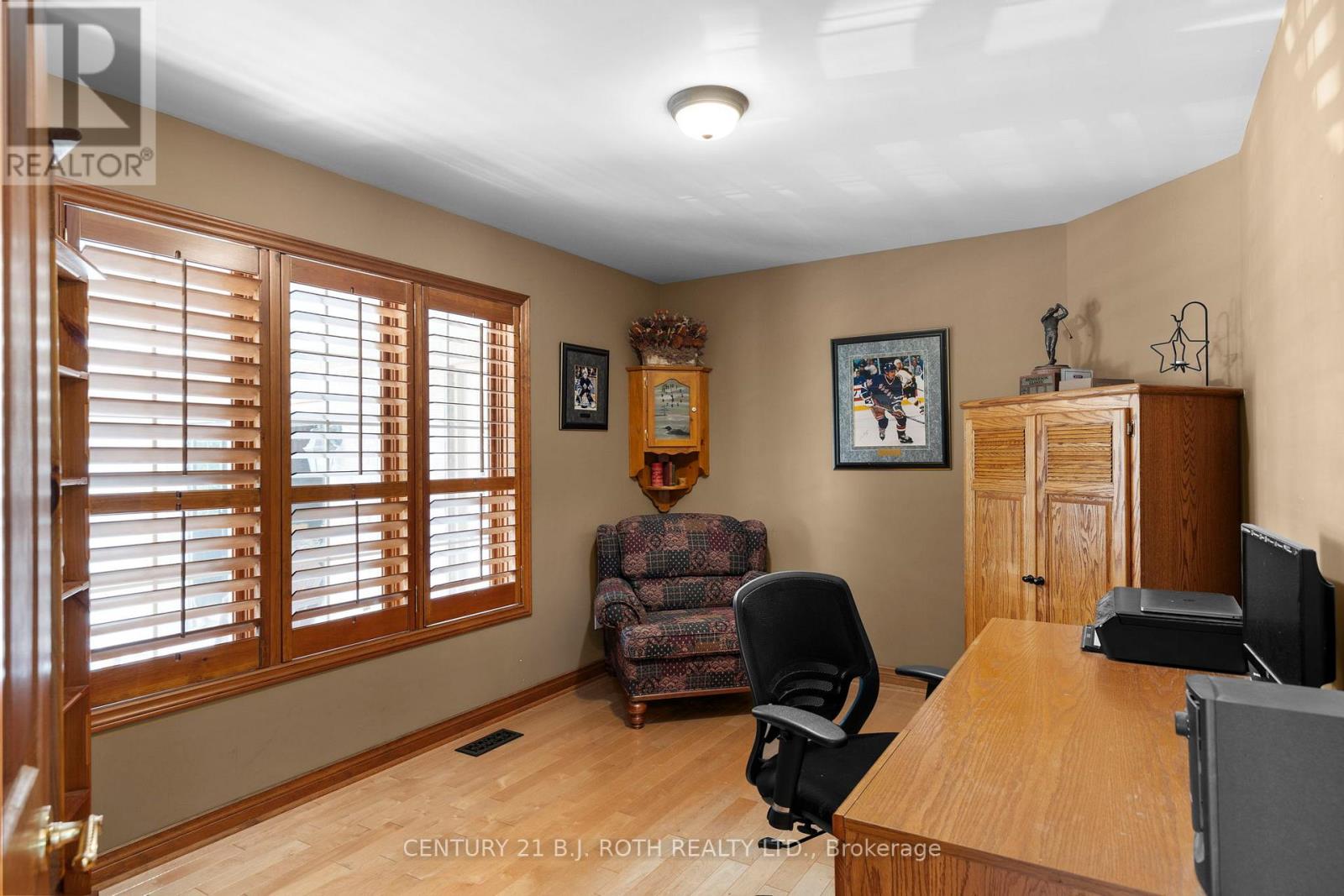 256 Denney Drive, Essa, Ontario  L0M 1B1 - Photo 14 - N12648080