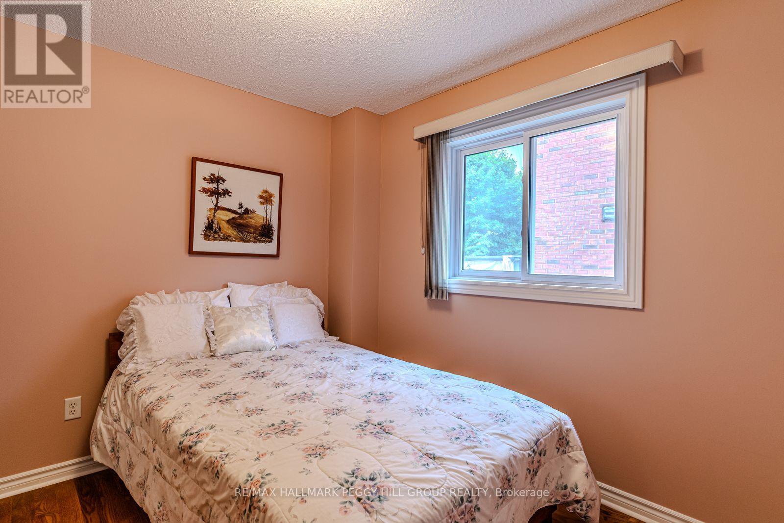 43 Cheltenham Road, Barrie, Ontario  L4M 6R8 - Photo 8 - S12648050
