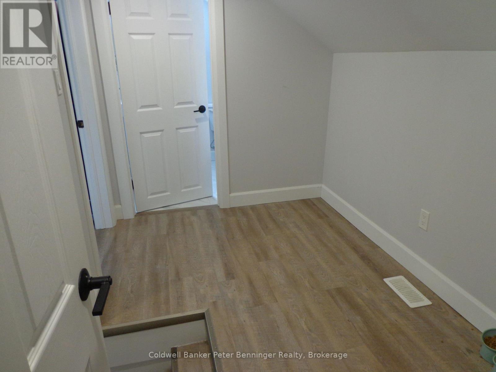 523 Mill Street, West Grey, Ontario  N0G 2M0 - Photo 23 - X12645880