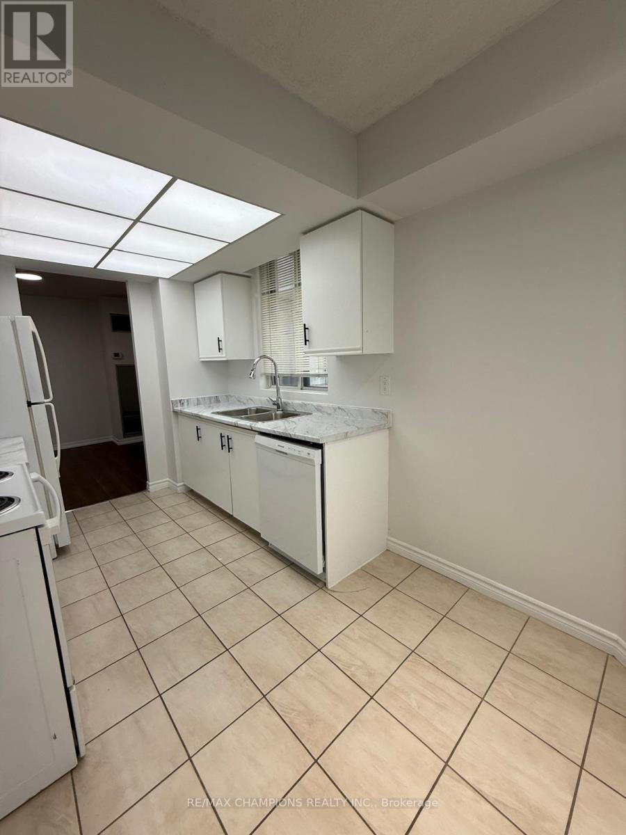 1406 - 26 Hanover Road, Brampton, Ontario  L6S 4T2 - Photo 17 - W12648020