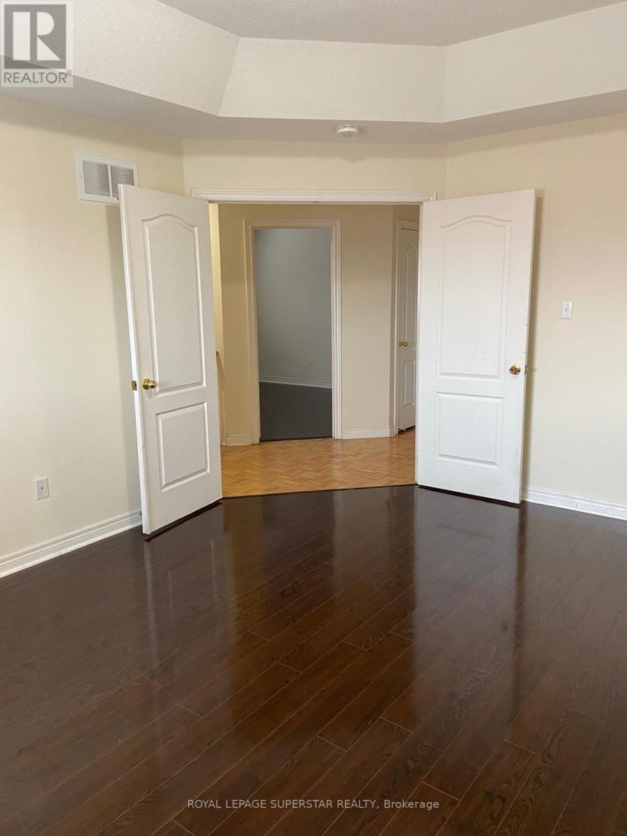 27 Robitaille Road, Brampton, Ontario  L6R 0H6 - Photo 11 - W12648032