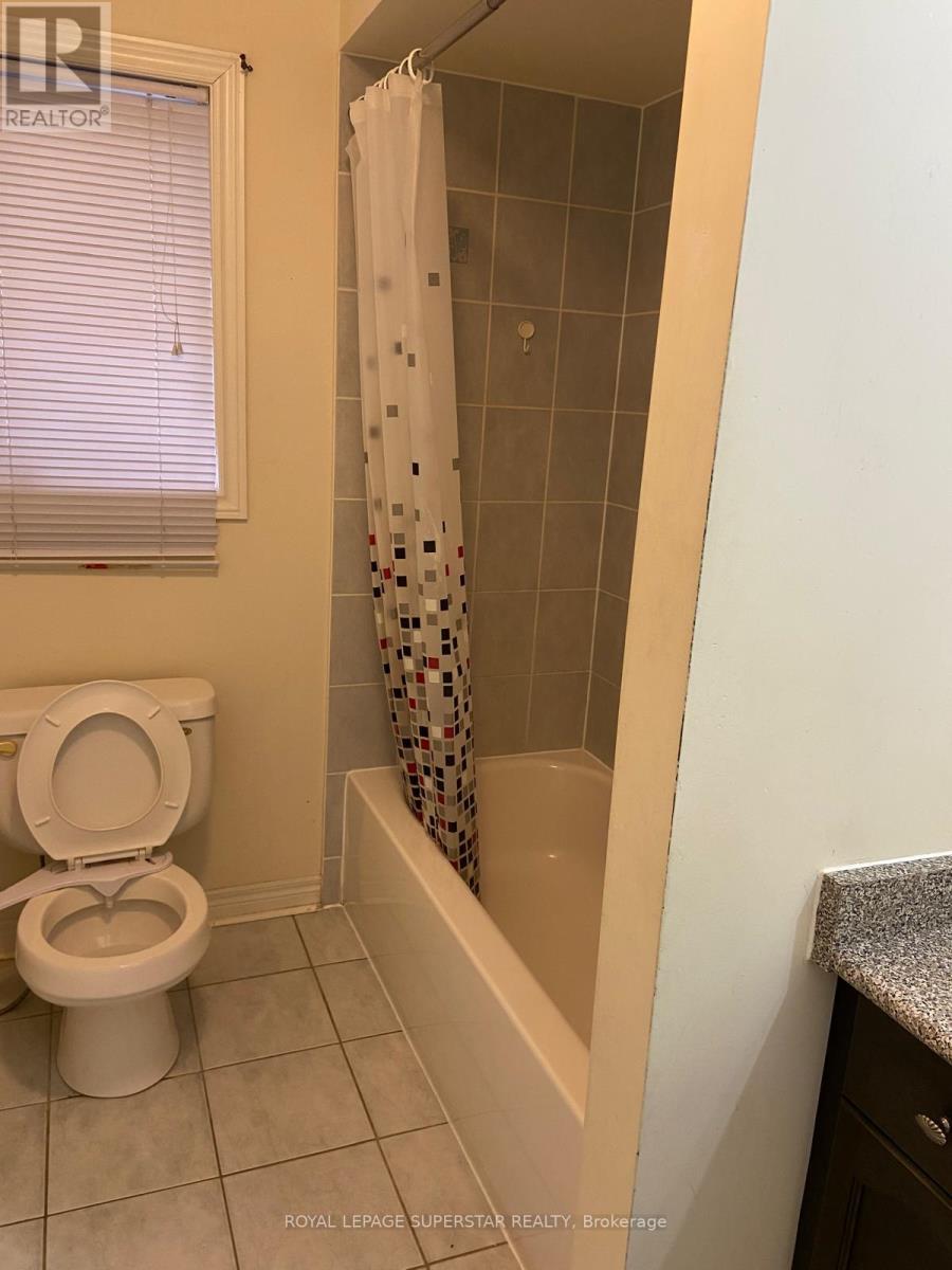 27 Robitaille Road, Brampton, Ontario  L6R 0H6 - Photo 15 - W12648032