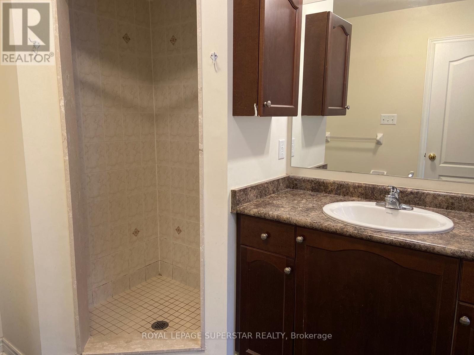 27 Robitaille Road, Brampton, Ontario  L6R 0H6 - Photo 7 - W12648032