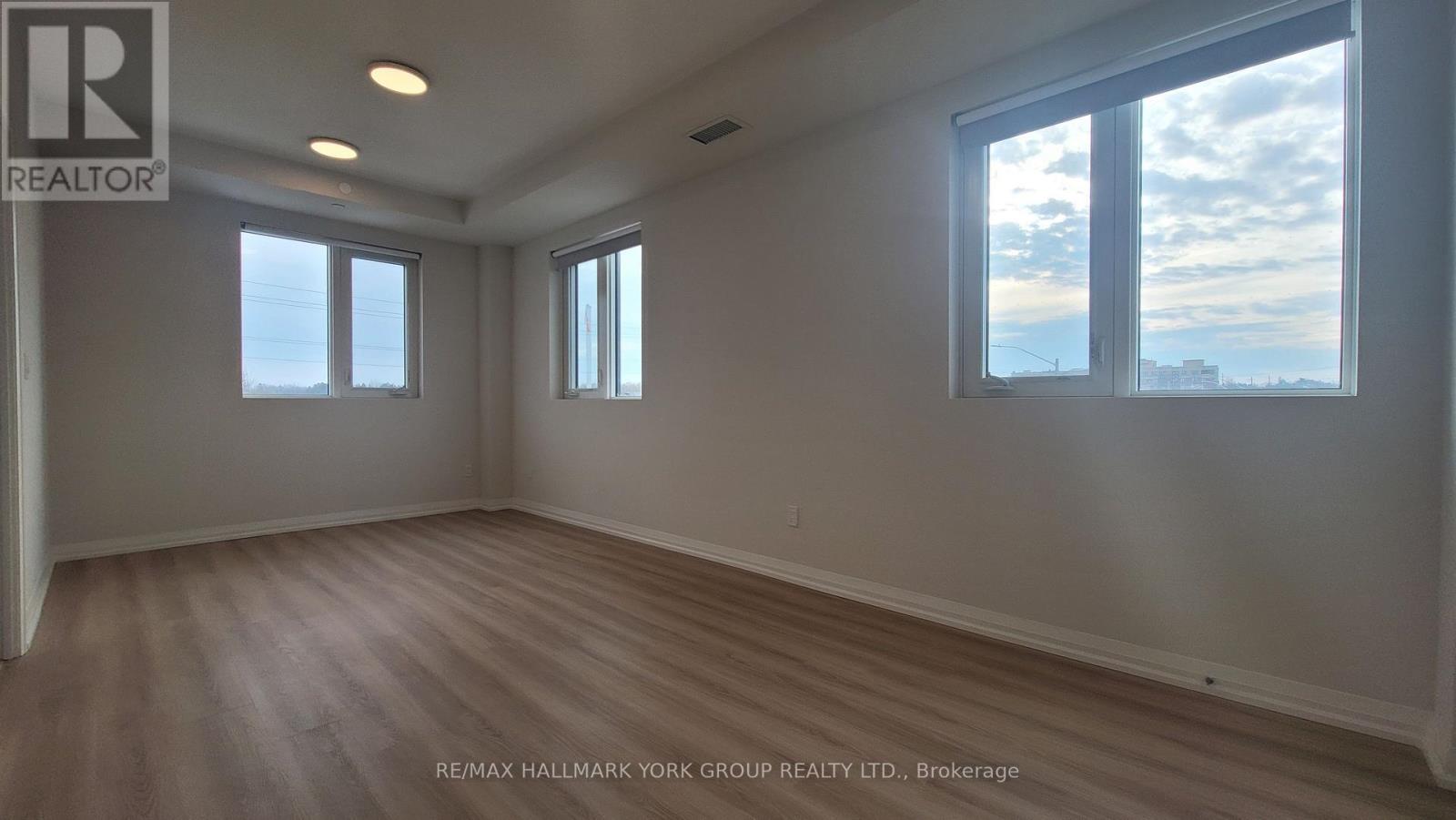 204 - 13042 Yonge Street, Richmond Hill, Ontario  L4E 1N6 - Photo 10 - N12646248