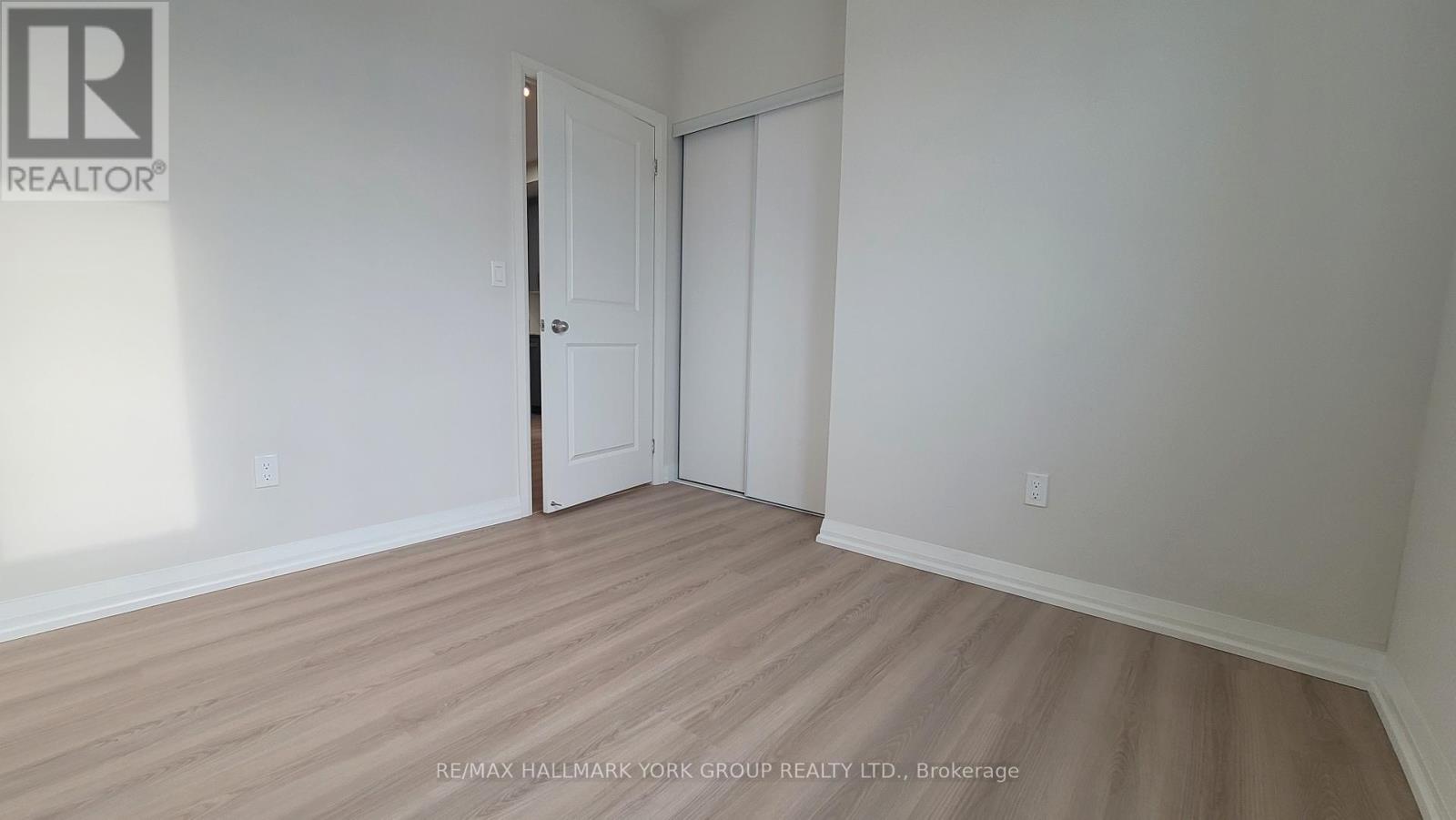 204 - 13042 Yonge Street, Richmond Hill, Ontario  L4E 1N6 - Photo 4 - N12646248