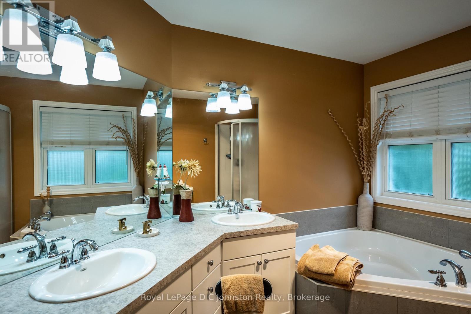 541 Meadow Lane, Saugeen Shores, Ontario  N0H 2L0 - Photo 33 - X12648176