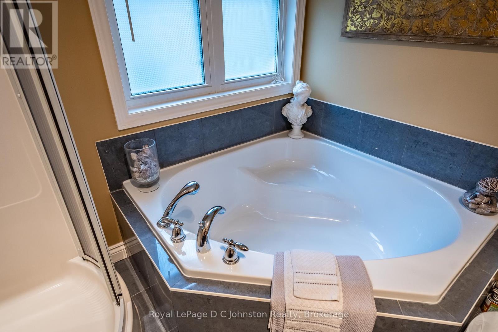 541 Meadow Lane, Saugeen Shores, Ontario  N0H 2L0 - Photo 38 - X12648176