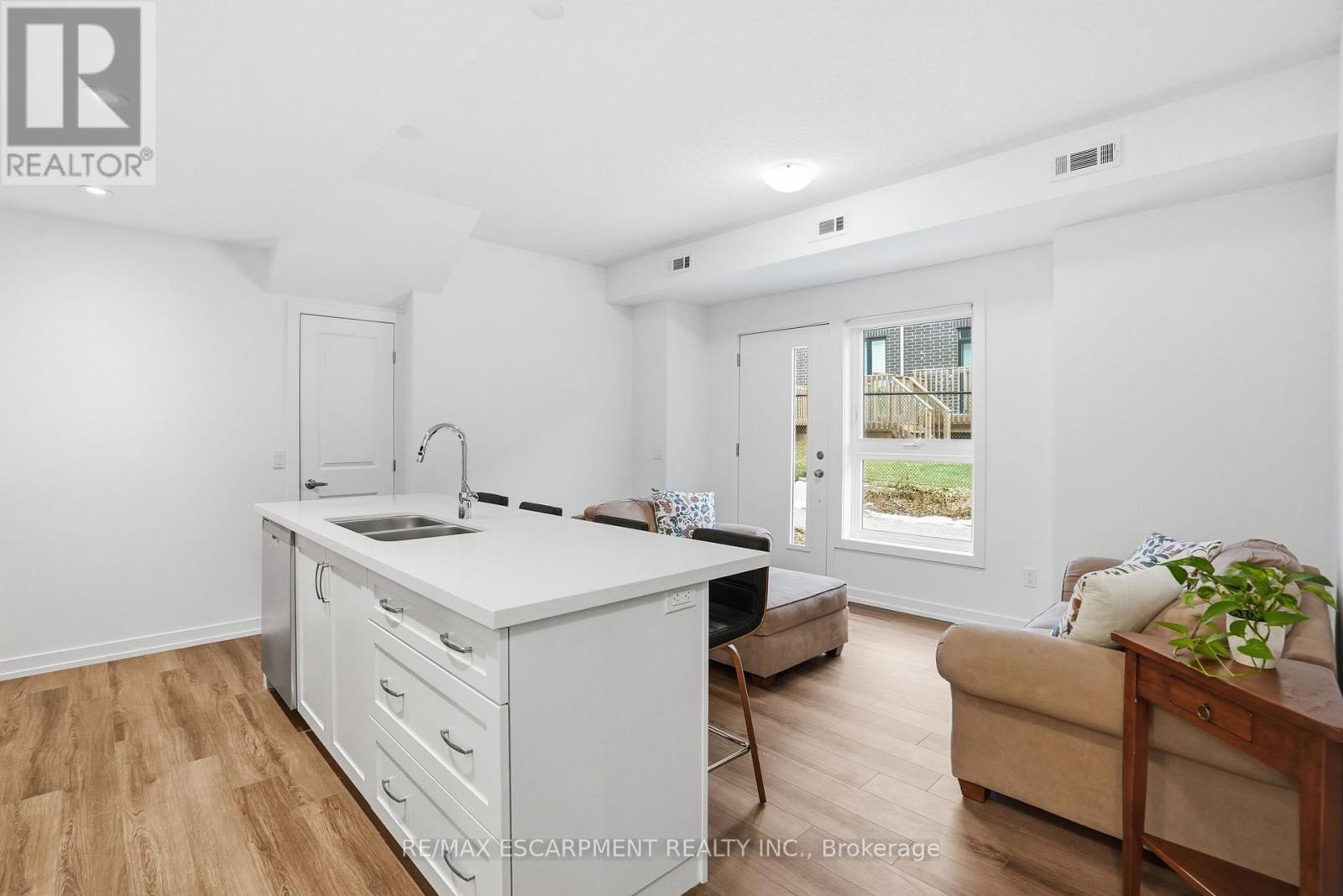 5 - 70 Kenesky Drive, Hamilton, Ontario  L8B 2A9 - Photo 10 - X12648066