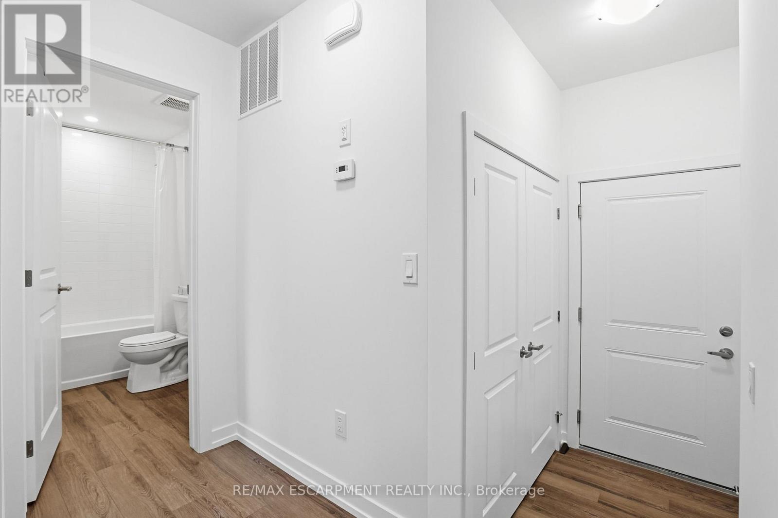 5 - 70 Kenesky Drive, Hamilton, Ontario  L8B 2A9 - Photo 11 - X12648066