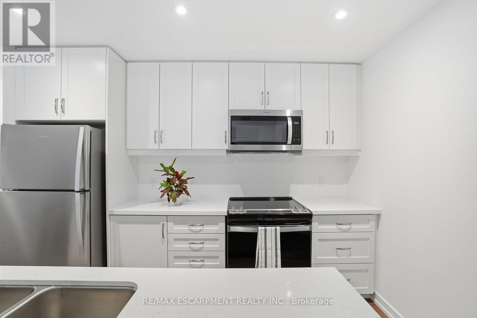 5 - 70 Kenesky Drive, Hamilton, Ontario  L8B 2A9 - Photo 7 - X12648066