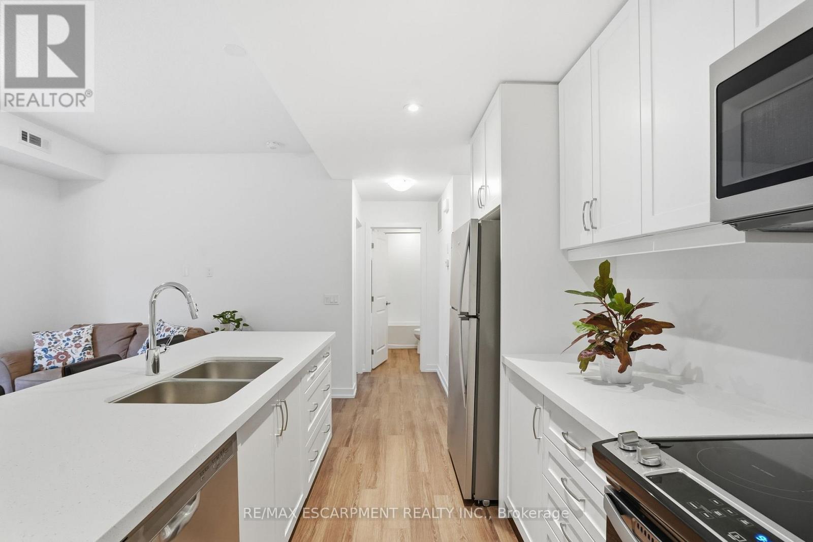 5 - 70 Kenesky Drive, Hamilton, Ontario  L8B 2A9 - Photo 9 - X12648066