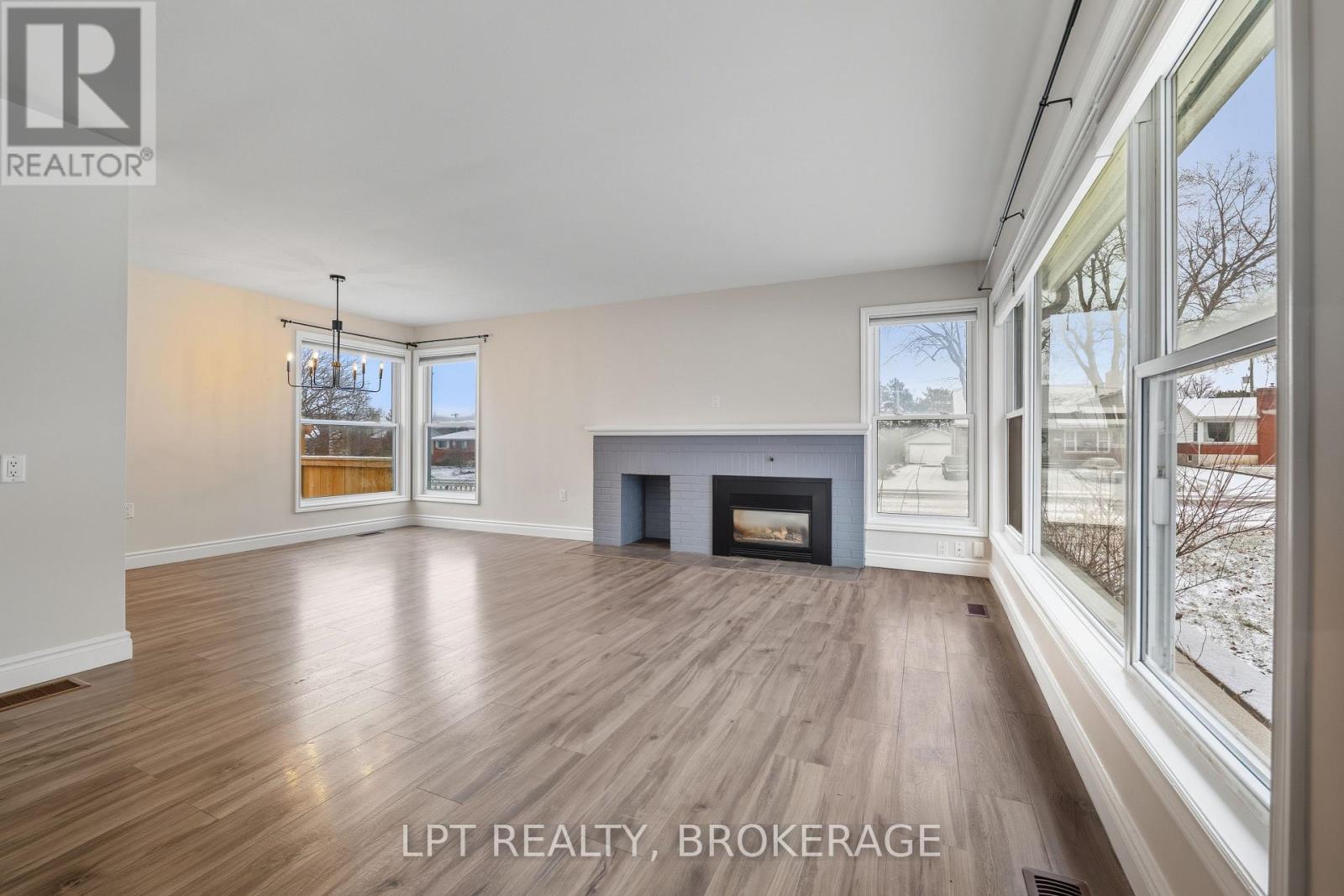 9 Elizabeth Avenue, Kingston, Ontario  K7M 3G9 - Photo 6 - X12648134