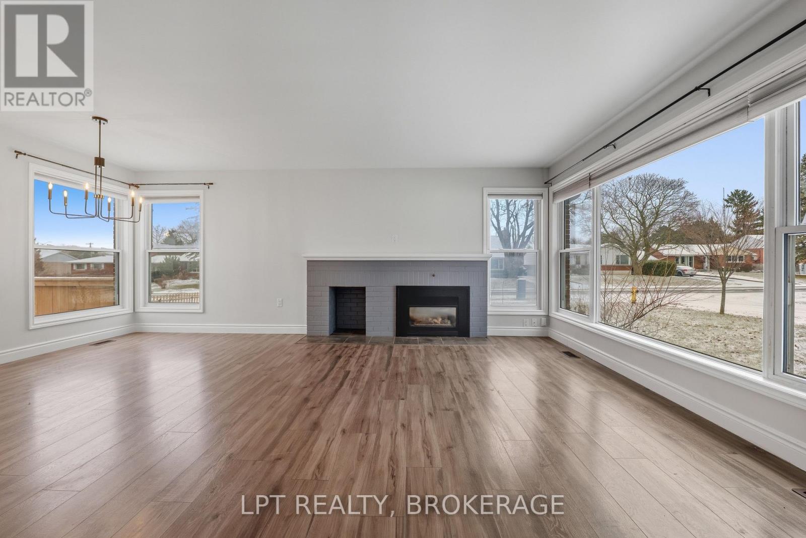 9 Elizabeth Avenue, Kingston, Ontario  K7M 3G9 - Photo 7 - X12648134