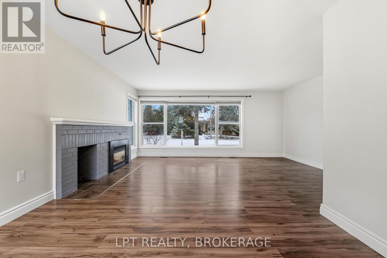 9 Elizabeth Avenue, Kingston, Ontario  K7M 3G9 - Photo 6 - X12648138