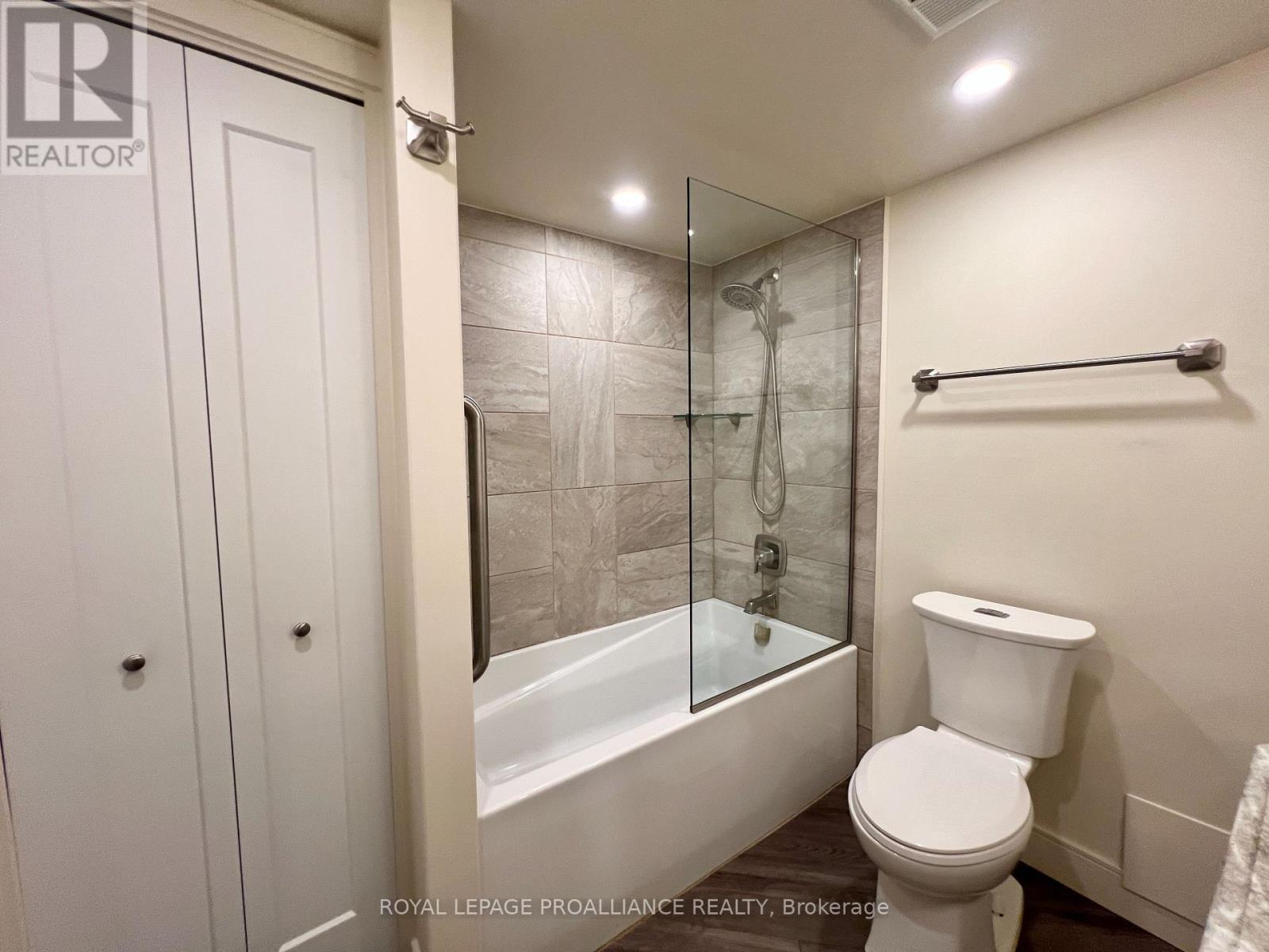 1002 - 344 Front Street, Belleville, Ontario  K8N 5M4 - Photo 16 - X12648160