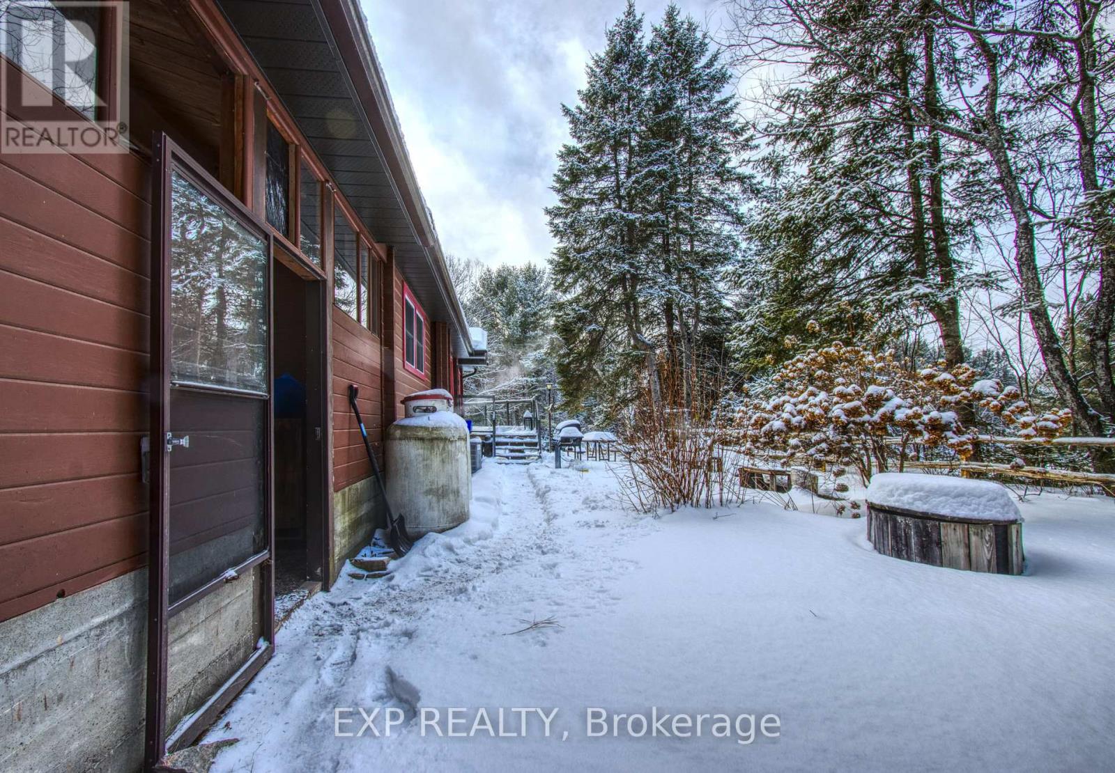 27 Groeger Road, Huntsville, Ontario  P1H 2J4 - Photo 3 - X12648164